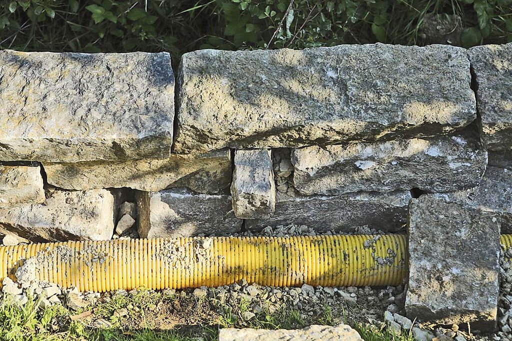 Trockenmauer anlegen
