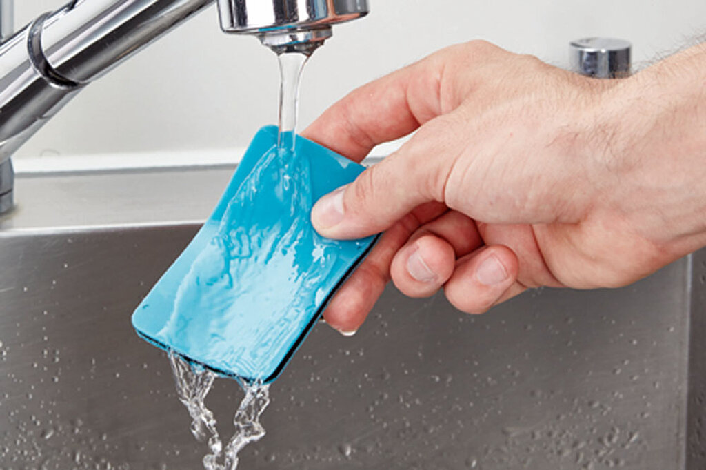 Ganz ohne Werkzeug Vakuumpad Mit Wasser reinigen