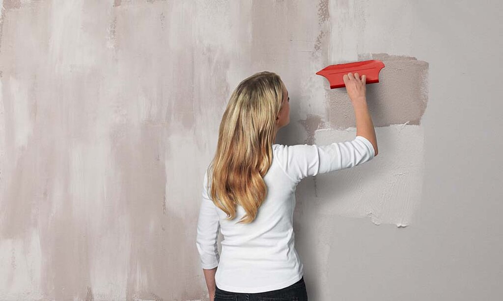 Wände streichen Loftoptik Effektspachtel glätten