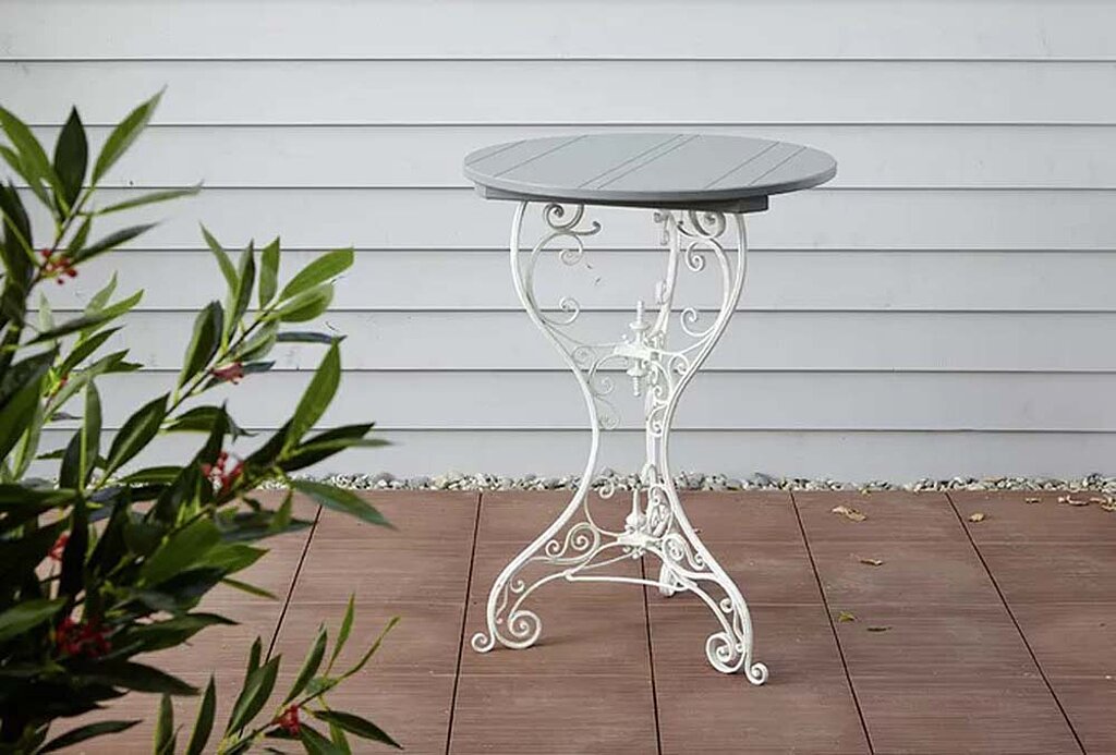 Gartentisch aus Metall neu lackieren Rost