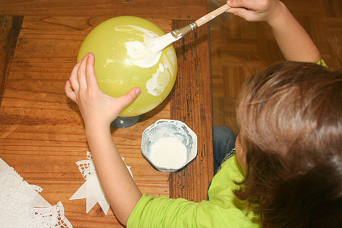 Osternest mit Kindern basteln