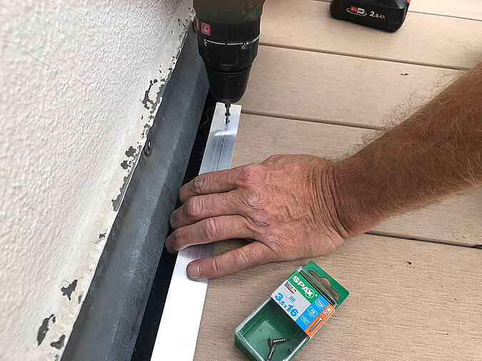Terrassendielen auf Balkon verlegen