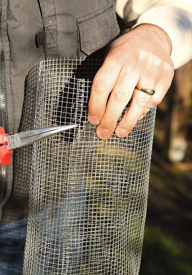 Vogelfutter Silo Spender Draht biegen
