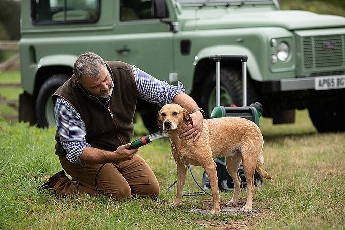 bosch camping helfer hochdruckreiniger hund 01