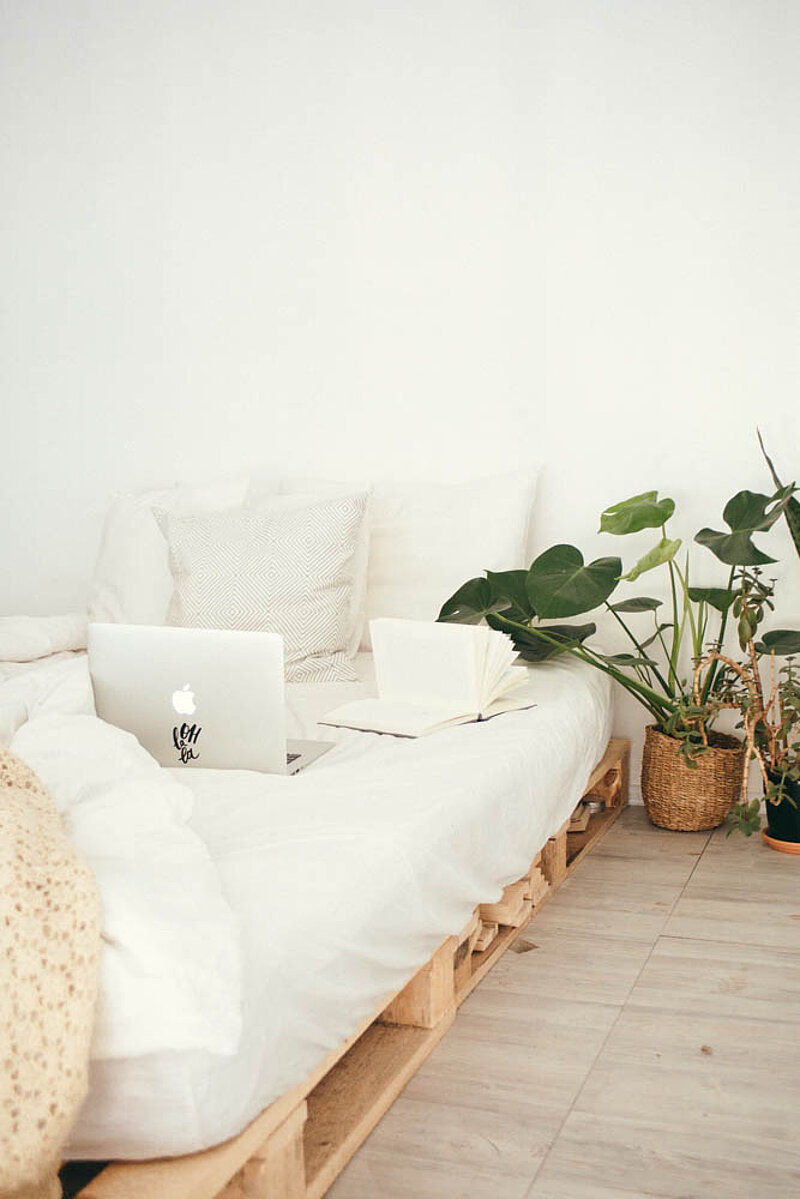Bett aus Paletten bauen