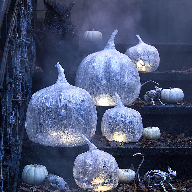 Leuchtende DIY-Deko zu Halloween