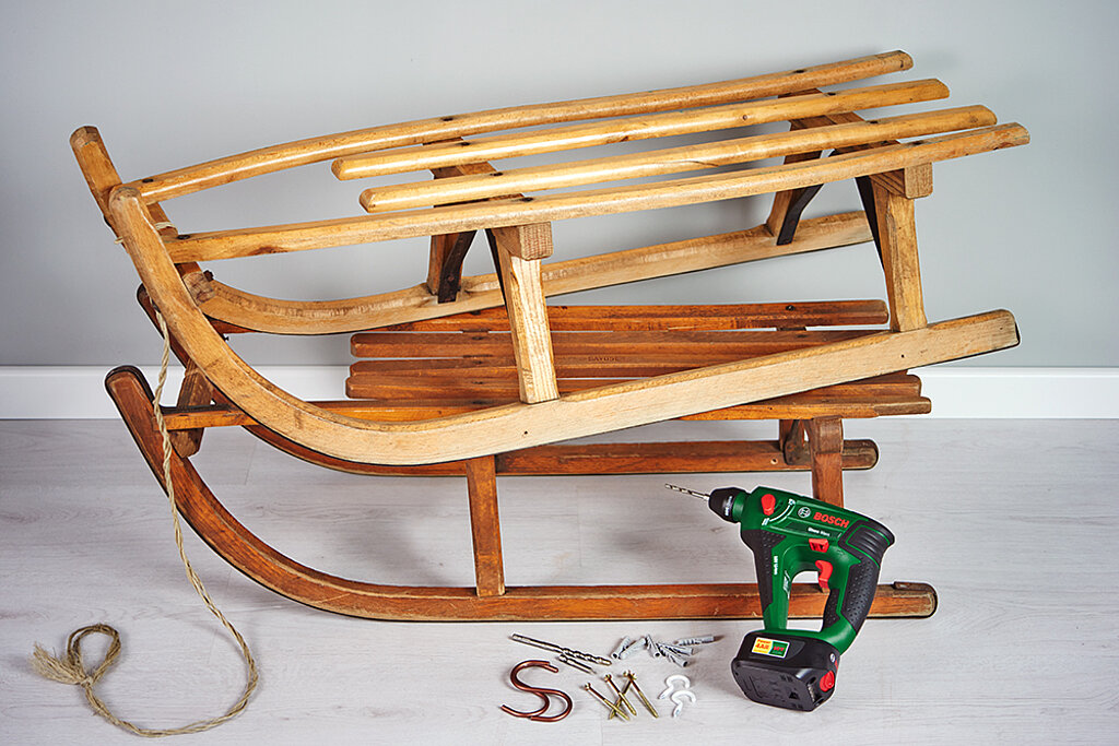 Garderobe aus Schlitten bauen