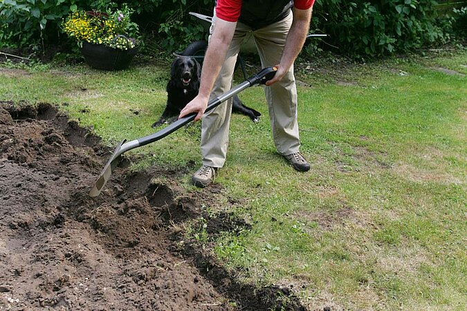 Boden im Garten umgraben