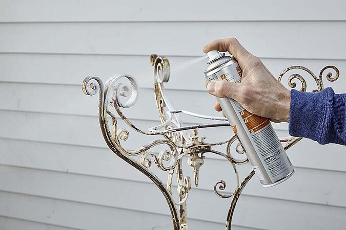 Gartentisch aus Metall neu lackieren Rost