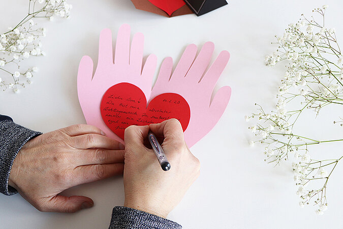Karten zum Valentinstag basteln 