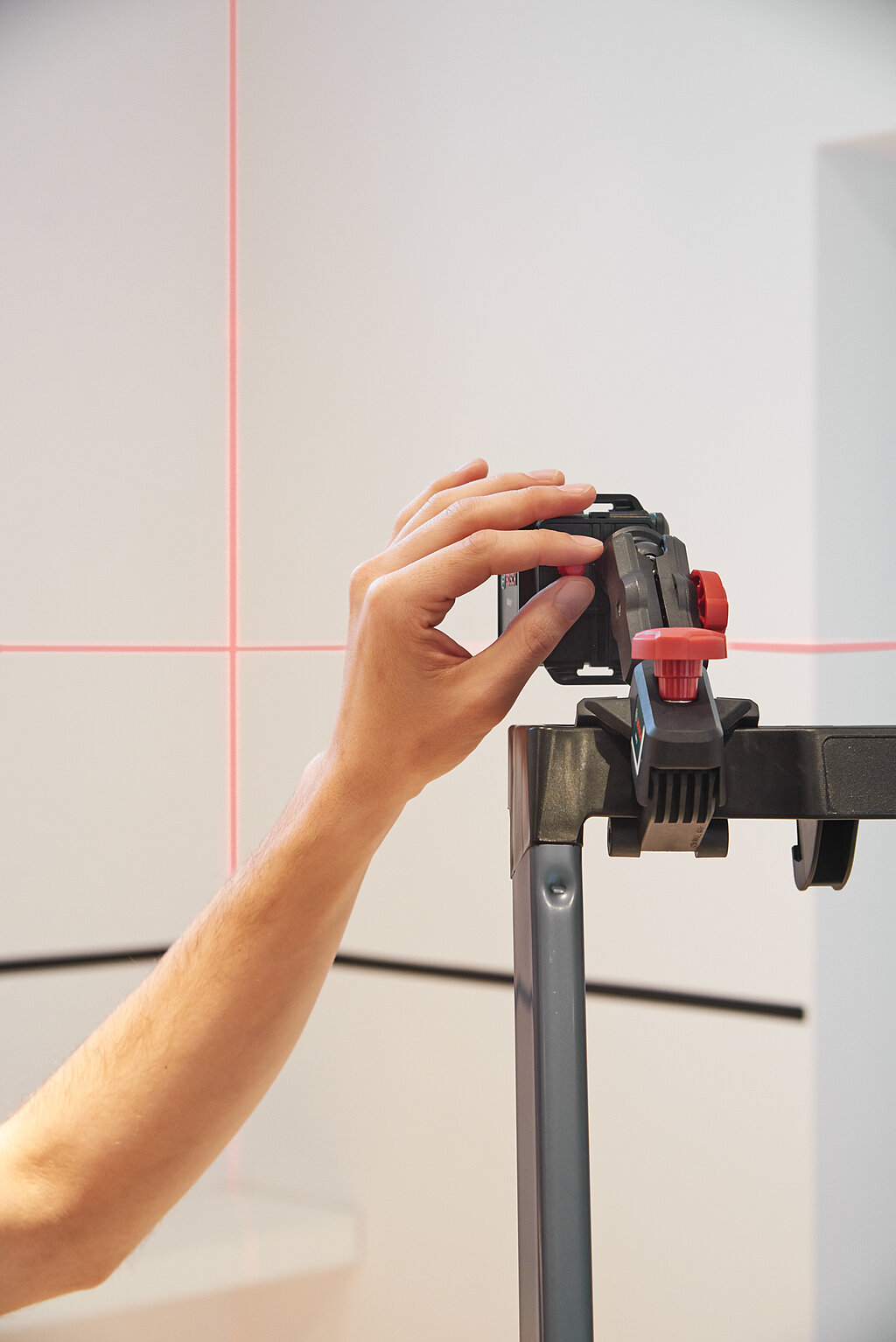 Bosch-geometrische-Wandgestaltung-Tape Art-04