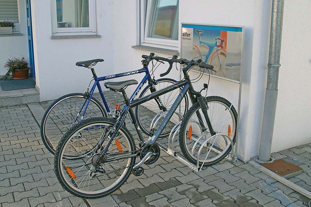 Garage Stellplatz Auto Fahrrad