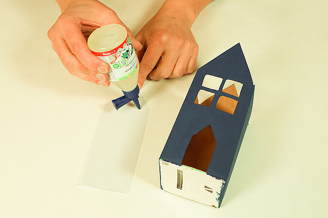 Upcycling-Laternen aus Milchkartons
