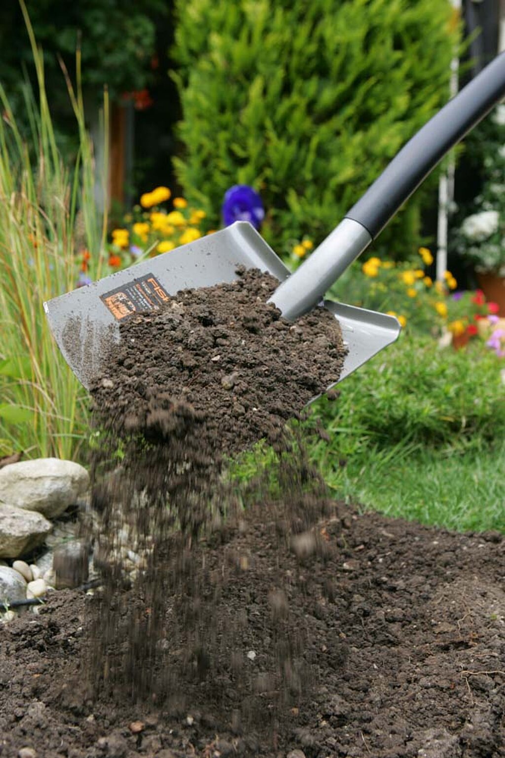 Boden im Garten umgraben