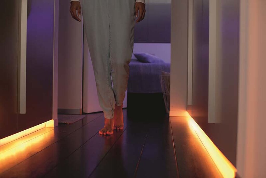 philips hue lightstrip plus flur 01