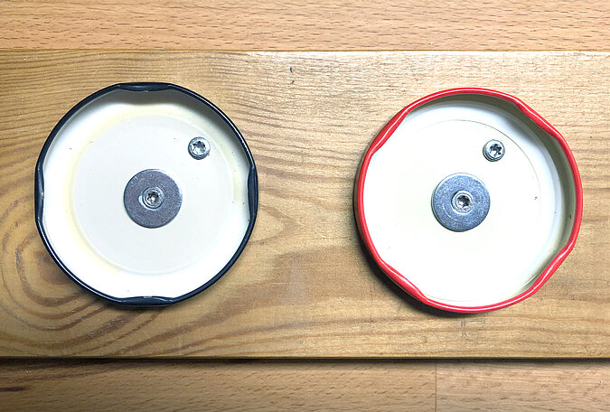 DIY Academy-Schraubenregal-Einmachglas-Deckel anschrauebn-02
