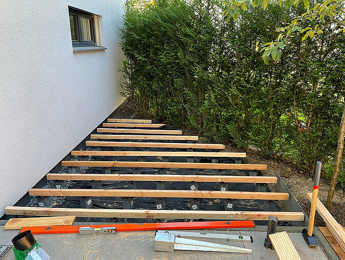 Terrasse mit Holzdecks vergrößern