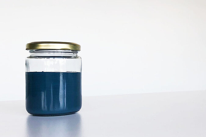 Farbe im Glas