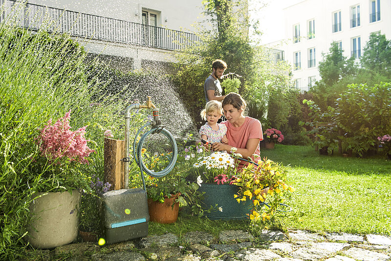 Kinder im Garten