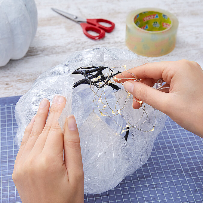 Leuchtende DIY-Deko zu Halloween