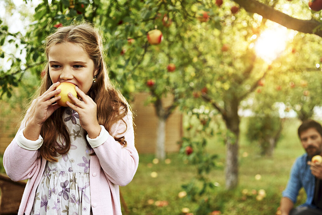 Kinder im Garten