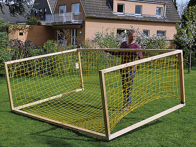 Fußballtor wegschieben