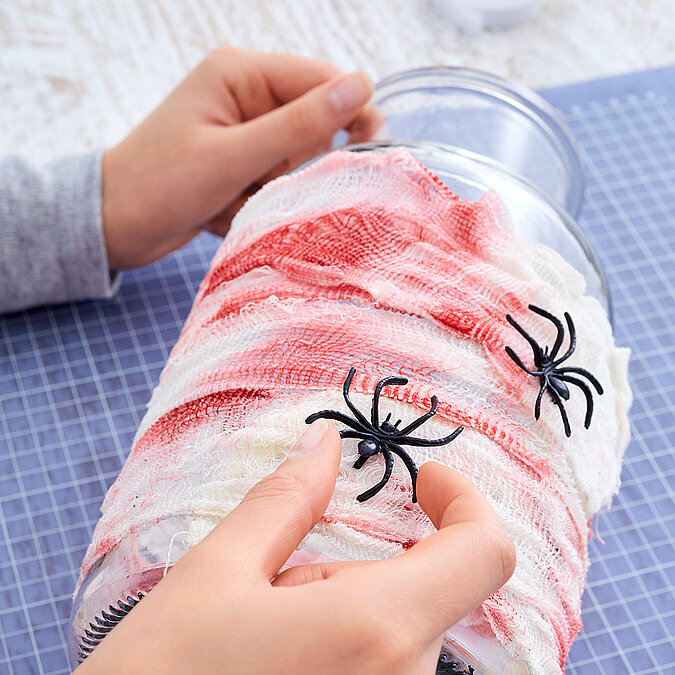 Leuchtende DIY-Deko zu Halloween