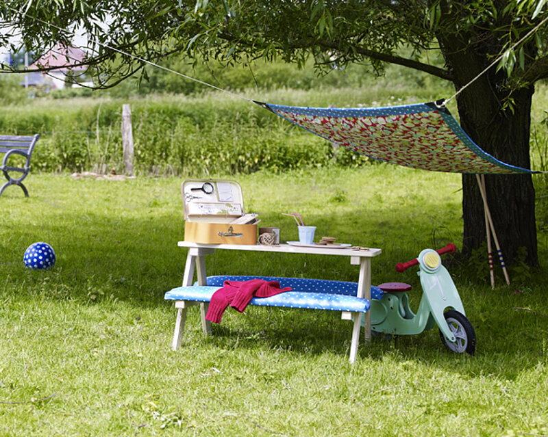 Kinderbank mit Sonnensegel