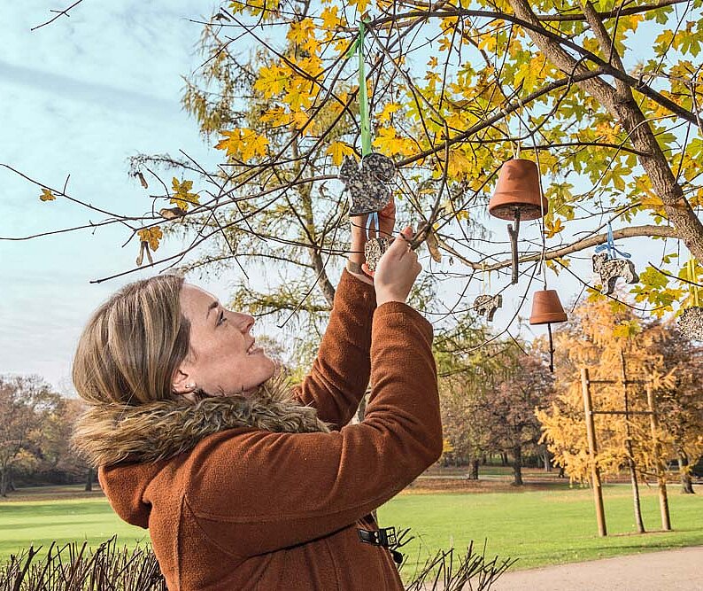 Vogelfutter selber machen & Wildvögeln im Garten helfen