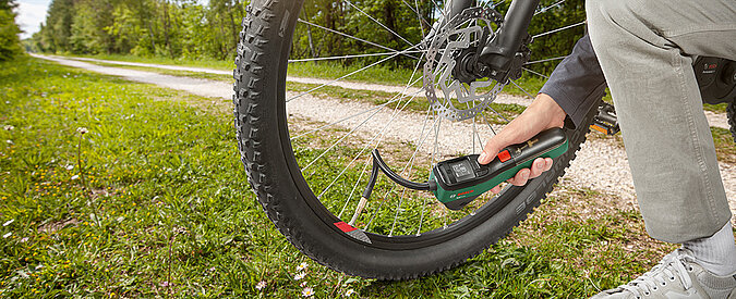bosch camping helfer luftpumpe fahrradreifen 04