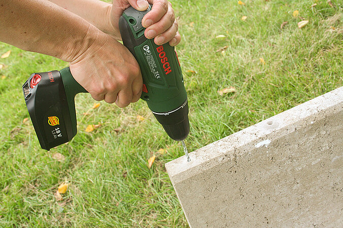 Gartenbank aus Beton und Holz