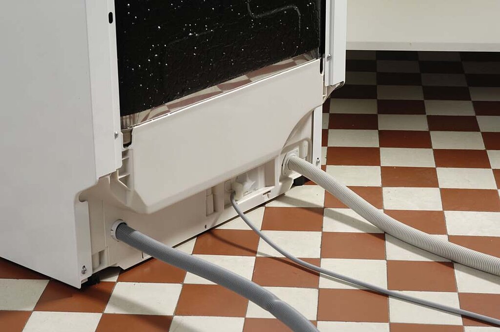 Spülmaschine anschließen Schlauch