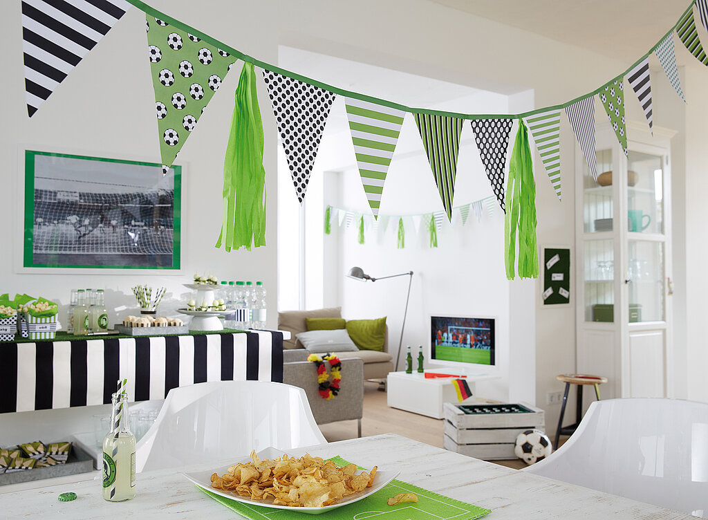 Partydeko für Fußballfans basteln