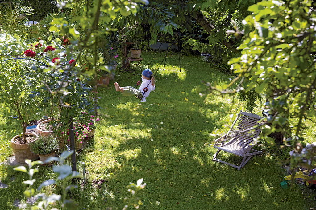 Kinder im Garten