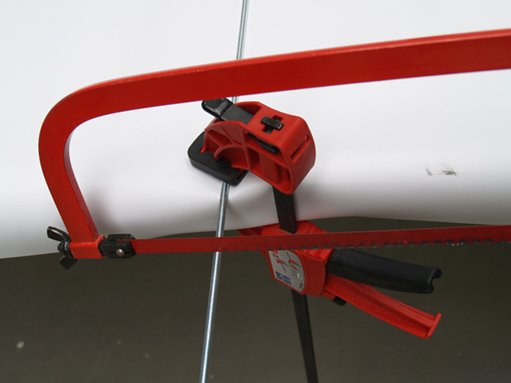 Wäschesack mit Gestell selbst bauen Rohre sägen