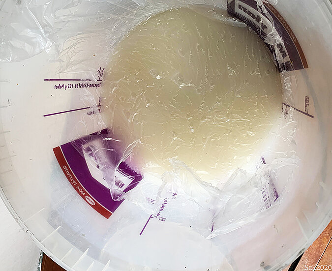 Vliestapete tapezieren, Kleister anrühren