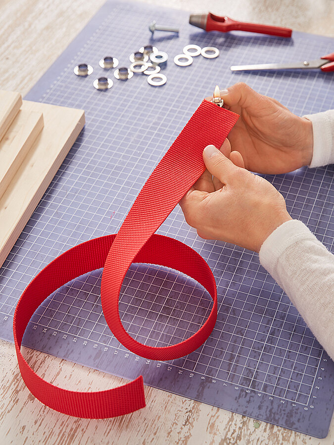 DIY-Kräuterregal mit Gurten