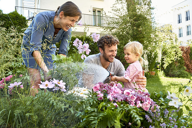 Kinder im Garten