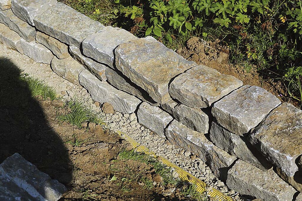 Trockenmauer anlegen
