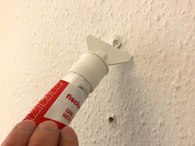 Reparaturspachtel Raufaser Löcher