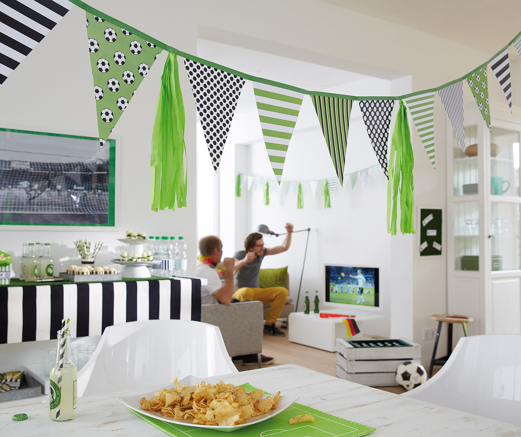 Partydeko für Fußballfans basteln