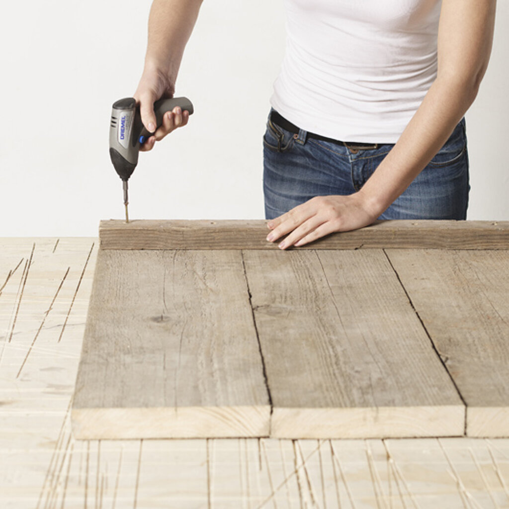 Holzbank: Seitenwände bauen