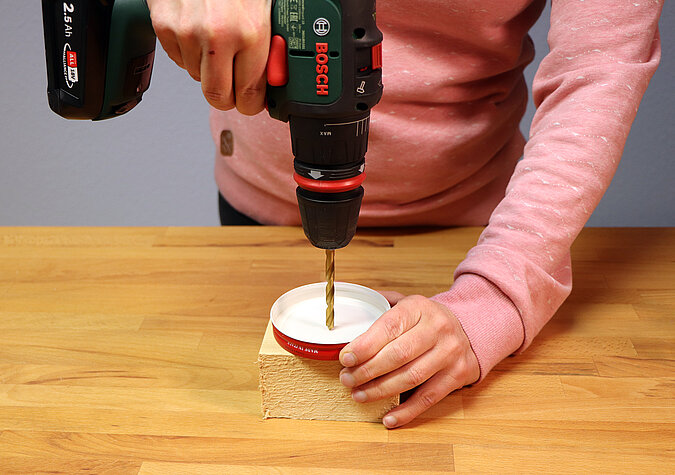 DIY Academy-Upcycling-Einmachglas Trinkglas-Loch-Deckel
