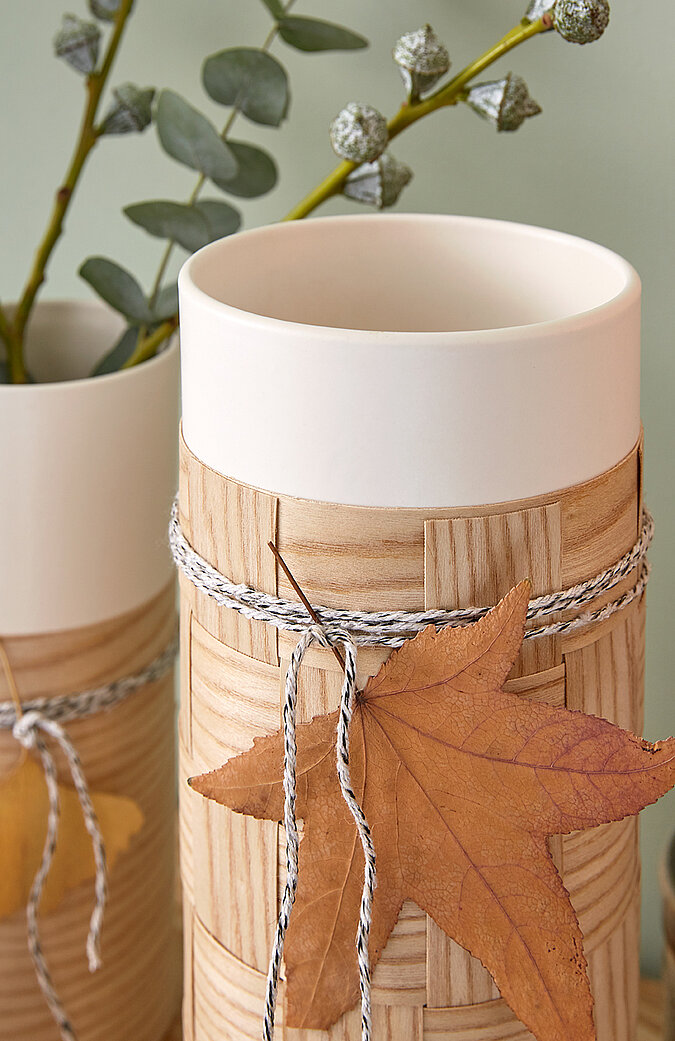 Vasen mit Holzmanschette selber basteln