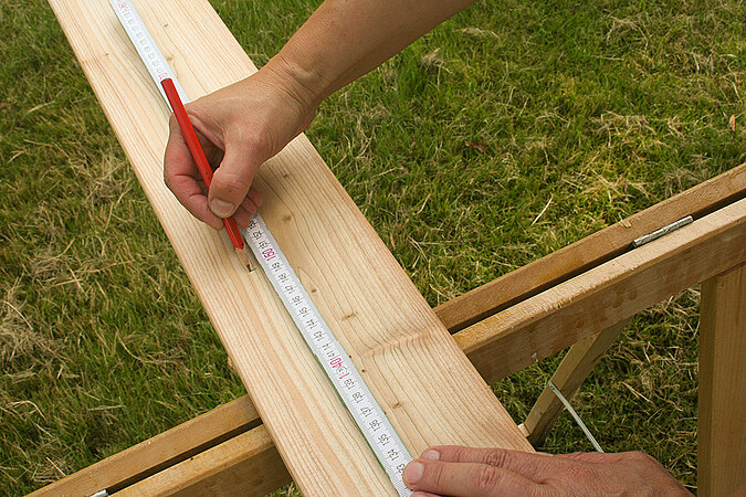 Gartenbank aus Beton und Holz