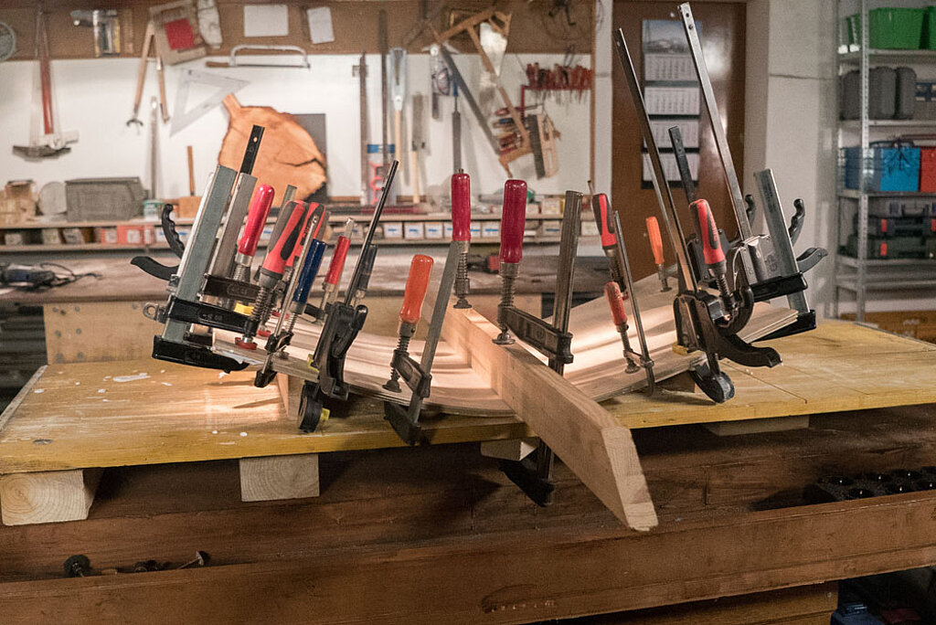Design-Stuhl: Holz biegen