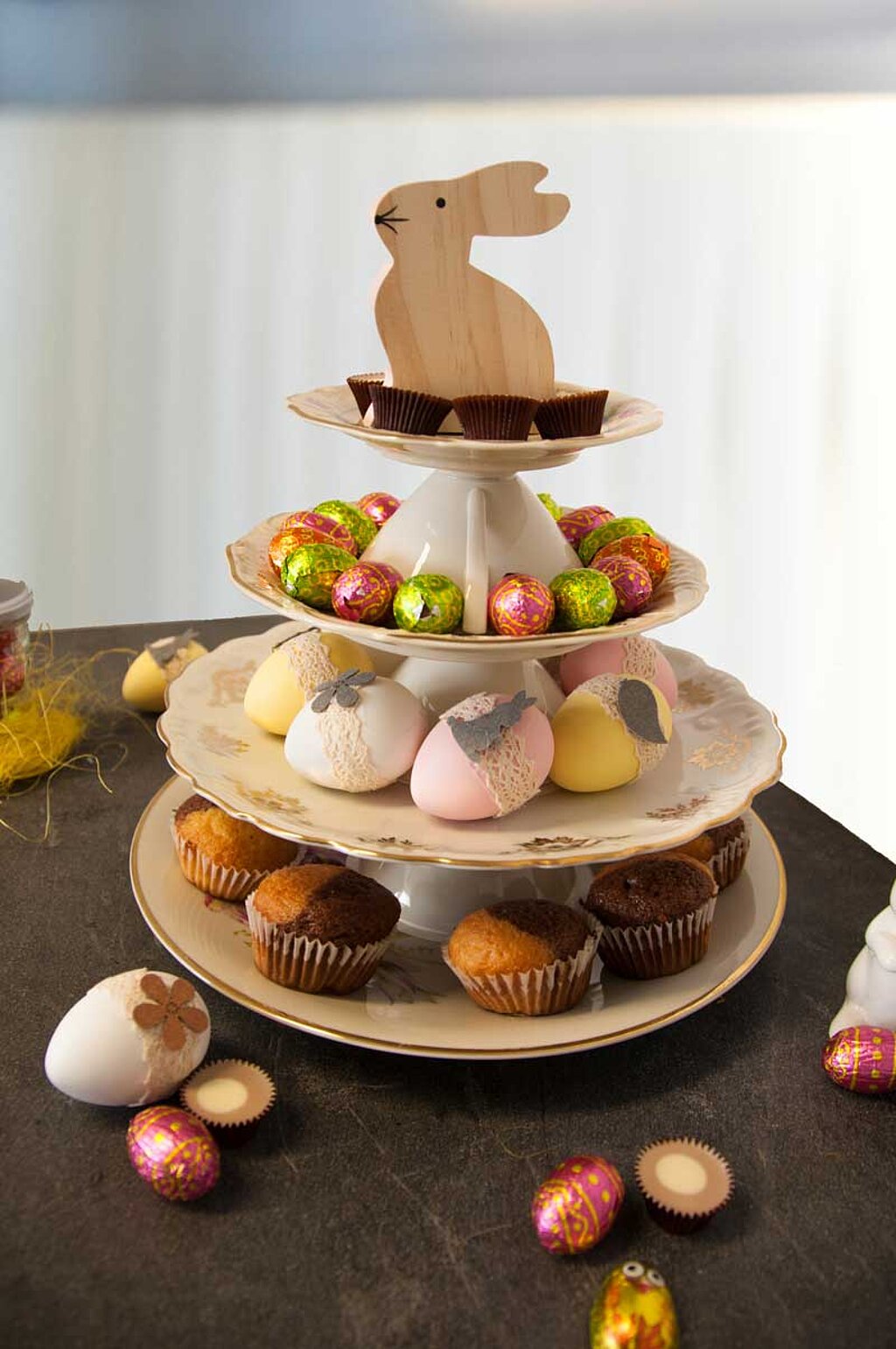 Etagere zu Ostern selbst bauen
