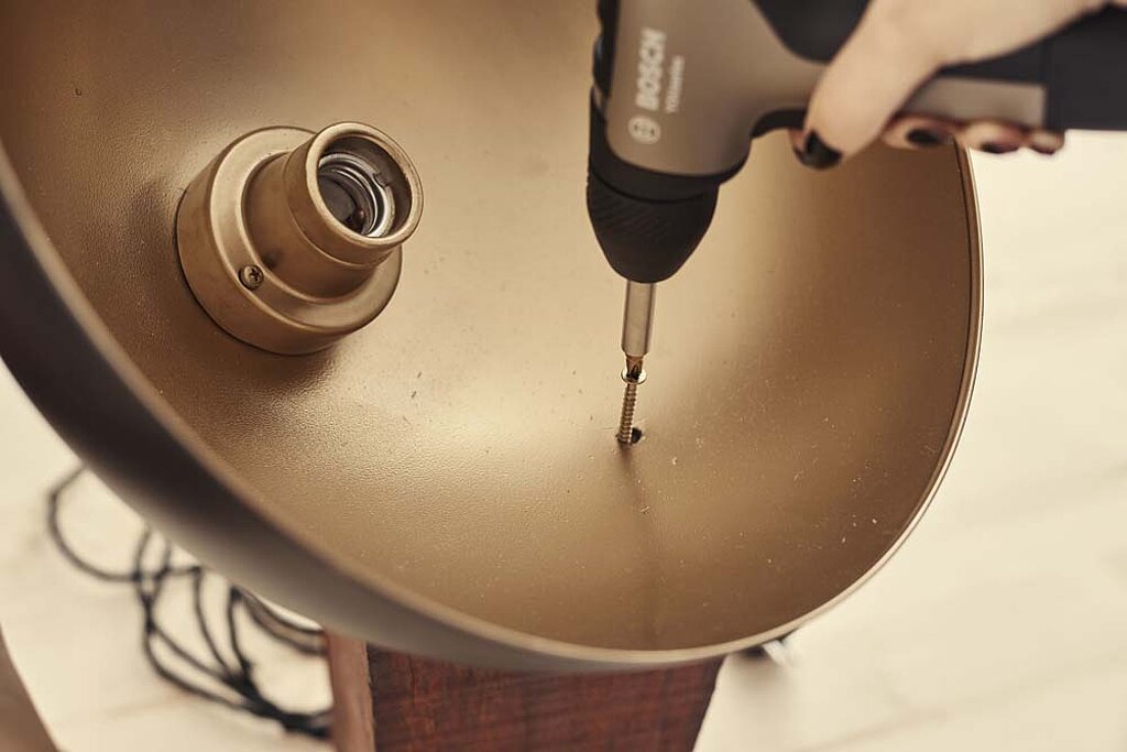 Stehlampe Stehleuchte bauen bohren