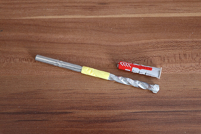 DIY Trick Bohrtiefe mit einem Kreppband am Bohrer markieren