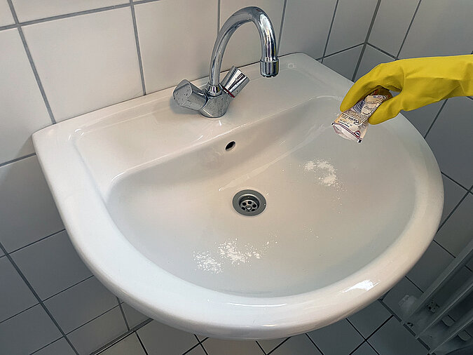 Bad reinigen mit System Tipps Bilder